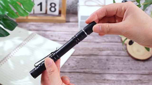 Tegeme 8 Pcs Black Light Markers Set 4 Invisible Ink Pen 4 Mini UV